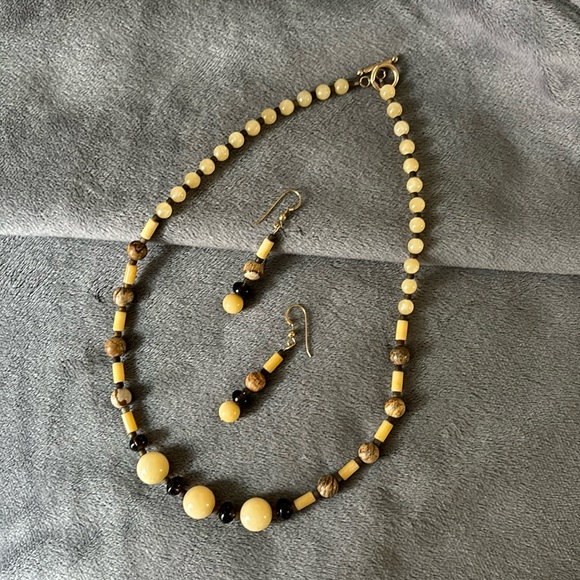 Handmade Beaded Necklace with Earrings - Picture 1 of 5